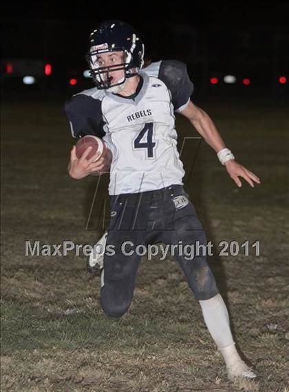 Thumbnail 3 in Flintridge Prep vs. St. Genevieve photogallery.