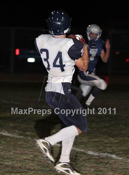 Thumbnail 1 in Flintridge Prep vs. St. Genevieve photogallery.
