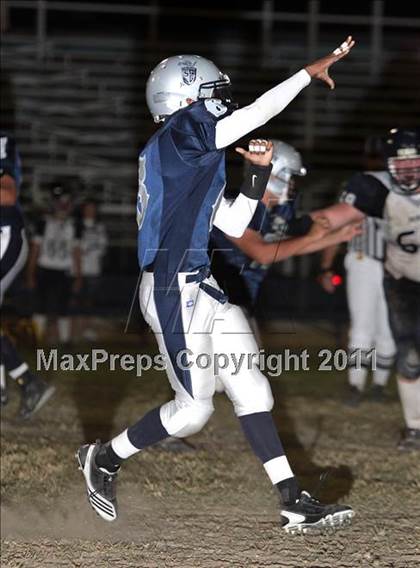 Thumbnail 2 in Flintridge Prep vs. St. Genevieve photogallery.