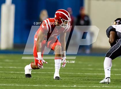 Thumbnail 1 in JSerra Catholic vs. Mater Dei photogallery.