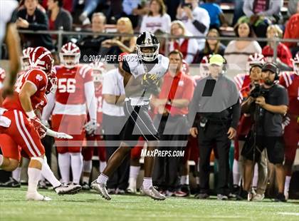 Thumbnail 3 in JSerra Catholic vs. Mater Dei photogallery.