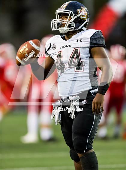 Thumbnail 3 in JSerra Catholic vs. Mater Dei photogallery.
