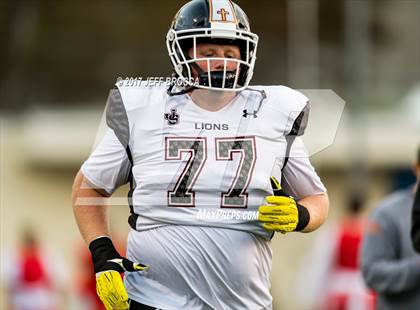 Thumbnail 2 in JSerra Catholic vs. Mater Dei photogallery.