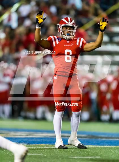 Thumbnail 2 in JSerra Catholic vs. Mater Dei photogallery.