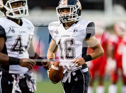 Thumbnail 3 in JSerra Catholic vs. Mater Dei photogallery.
