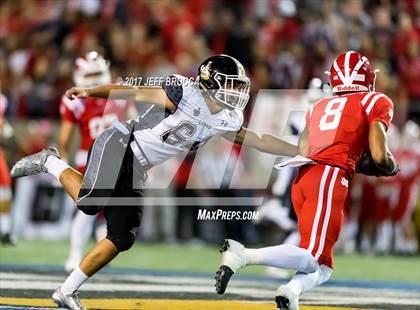Thumbnail 1 in JSerra Catholic vs. Mater Dei photogallery.