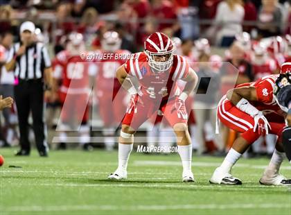 Thumbnail 2 in JSerra Catholic vs. Mater Dei photogallery.