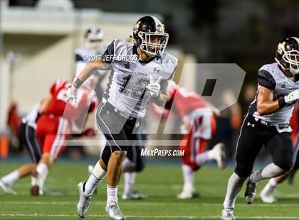 Thumbnail 2 in JSerra Catholic vs. Mater Dei photogallery.