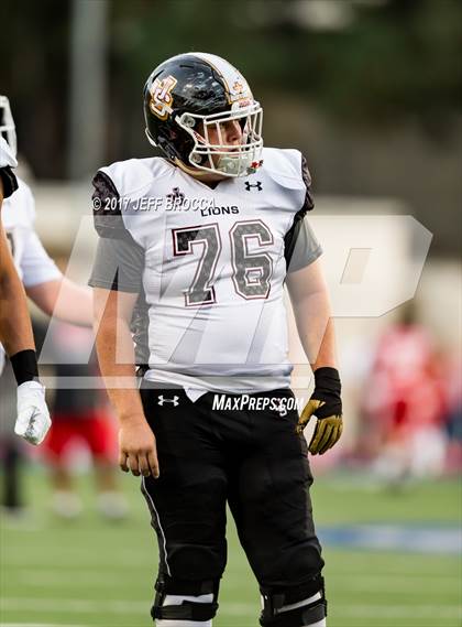 Thumbnail 3 in JSerra Catholic vs. Mater Dei photogallery.