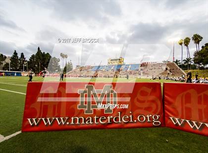 Thumbnail 2 in JSerra Catholic vs. Mater Dei photogallery.