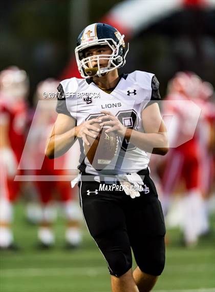 Thumbnail 3 in JSerra Catholic vs. Mater Dei photogallery.