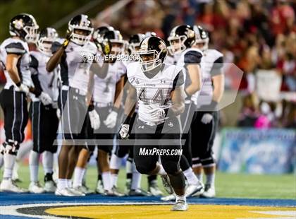 Thumbnail 2 in JSerra Catholic vs. Mater Dei photogallery.
