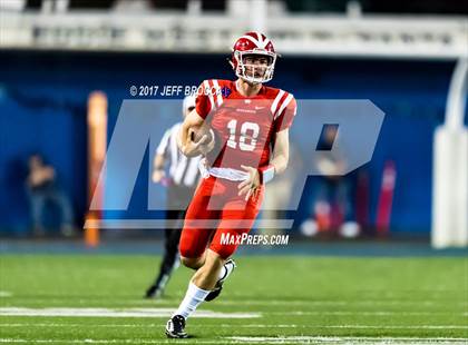 Thumbnail 3 in JSerra Catholic vs. Mater Dei photogallery.