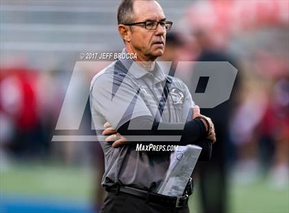 Thumbnail 1 in JSerra Catholic vs. Mater Dei photogallery.