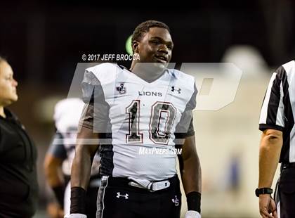 Thumbnail 2 in JSerra Catholic vs. Mater Dei photogallery.