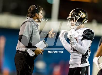 Thumbnail 2 in JSerra Catholic vs. Mater Dei photogallery.