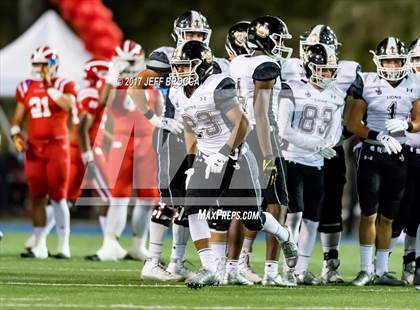 Thumbnail 3 in JSerra Catholic vs. Mater Dei photogallery.