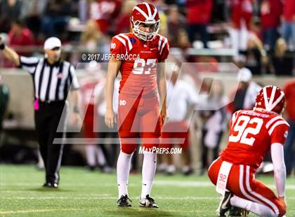 Thumbnail 3 in JSerra Catholic vs. Mater Dei photogallery.
