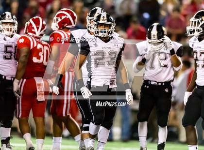 Thumbnail 1 in JSerra Catholic vs. Mater Dei photogallery.