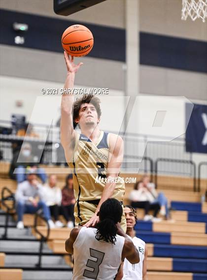 Thumbnail 1 in River Ridge vs. Collins Hill (Lemon Street Classic) photogallery.