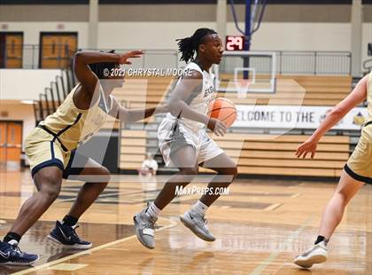 Thumbnail 3 in River Ridge vs. Collins Hill (Lemon Street Classic) photogallery.