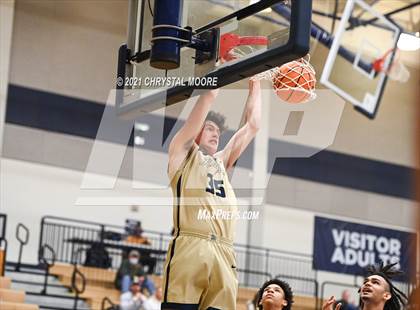 Thumbnail 3 in River Ridge vs. Collins Hill (Lemon Street Classic) photogallery.