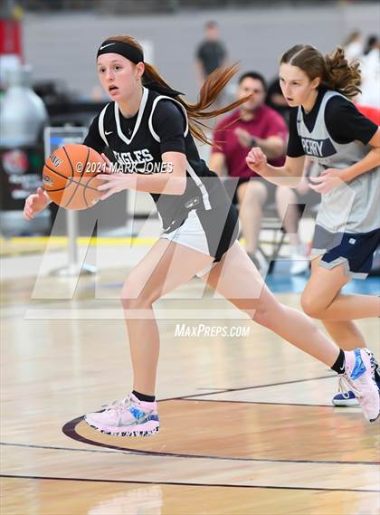 Thumbnail 3 in Perry vs. O'Connor - Section 7 Basketball Tournament photogallery.