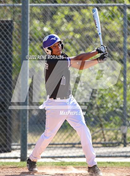 Thumbnail 2 in Bishop Amat vs Cathedral photogallery.