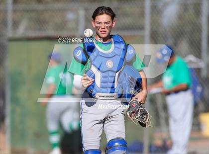 Thumbnail 2 in Bishop Amat vs Cathedral photogallery.