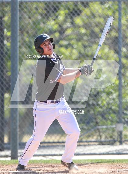 Thumbnail 3 in Bishop Amat vs Cathedral photogallery.