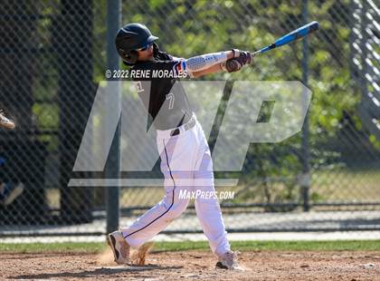 Thumbnail 3 in Bishop Amat vs Cathedral photogallery.