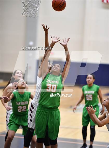 Thumbnail 2 in Houston [Sam] vs Highlands photogallery.