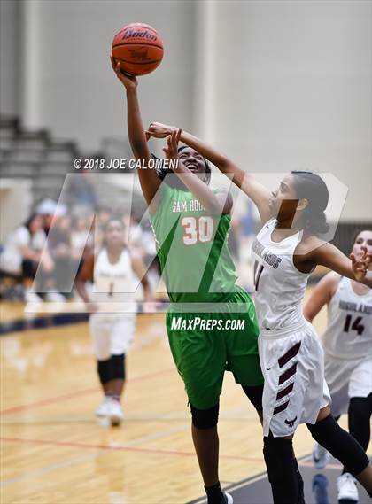 Thumbnail 2 in Houston [Sam] vs Highlands photogallery.