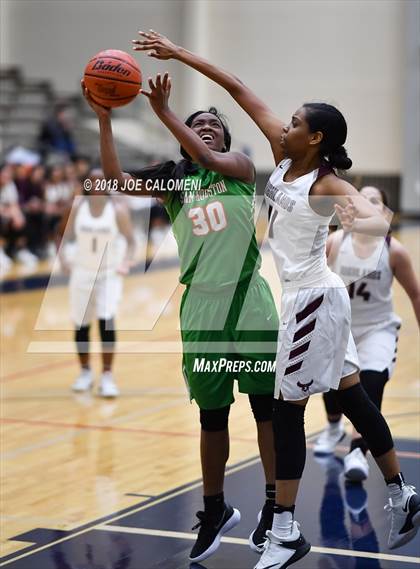 Thumbnail 1 in Houston [Sam] vs Highlands photogallery.