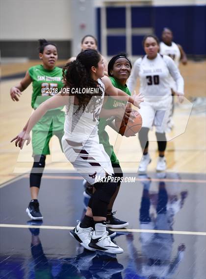 Thumbnail 3 in Houston [Sam] vs Highlands photogallery.