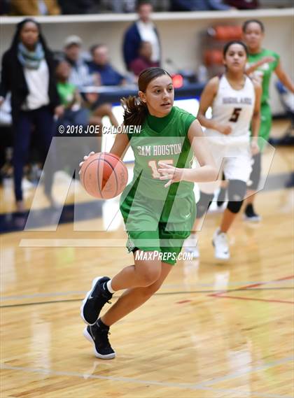 Thumbnail 2 in Houston [Sam] vs Highlands photogallery.