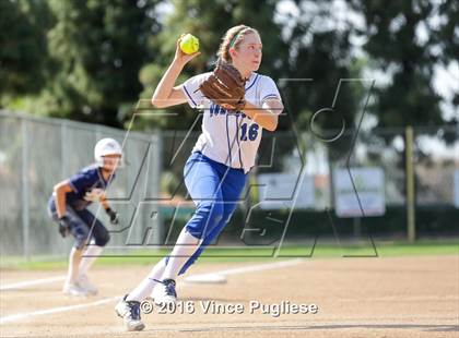 Thumbnail 1 in Crescenta Valley @ Burbank photogallery.