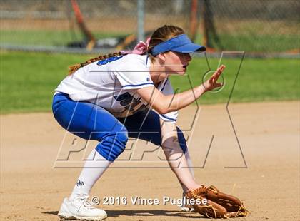 Thumbnail 2 in Crescenta Valley @ Burbank photogallery.