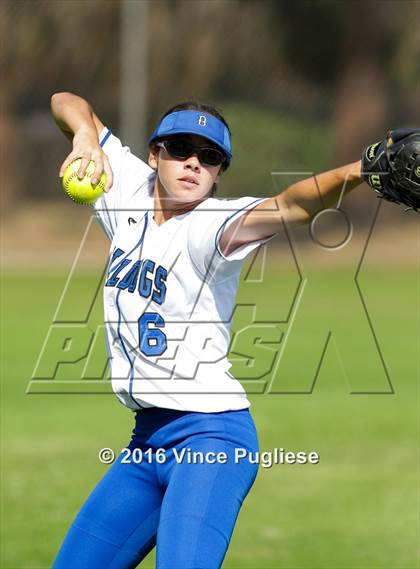 Thumbnail 2 in Crescenta Valley @ Burbank photogallery.