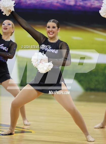 Thumbnail 2 in Grandview (CHSAA 5A State Spirit Championships) photogallery.