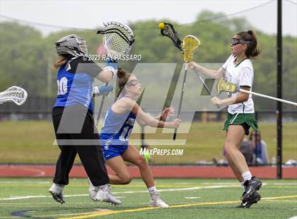 Thumbnail 2 in Riverhead vs William Floyd photogallery.