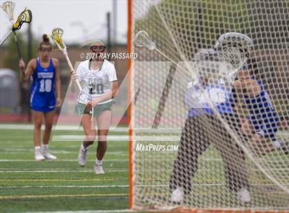 Thumbnail 2 in Riverhead vs William Floyd photogallery.