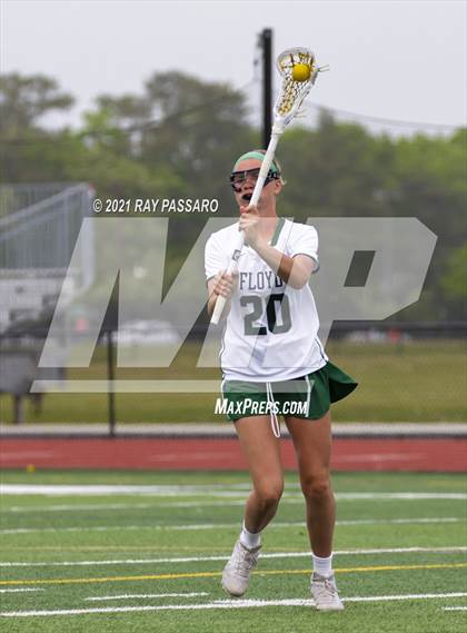 Thumbnail 3 in Riverhead vs William Floyd photogallery.