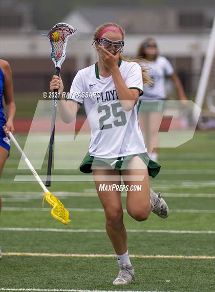 Thumbnail 2 in Riverhead vs William Floyd photogallery.