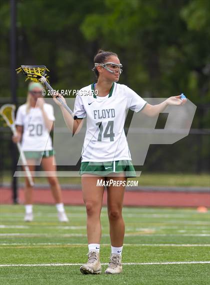 Thumbnail 2 in Riverhead vs William Floyd photogallery.