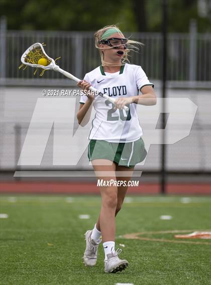 Thumbnail 2 in Riverhead vs William Floyd photogallery.