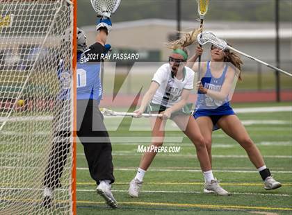 Thumbnail 3 in Riverhead vs William Floyd photogallery.