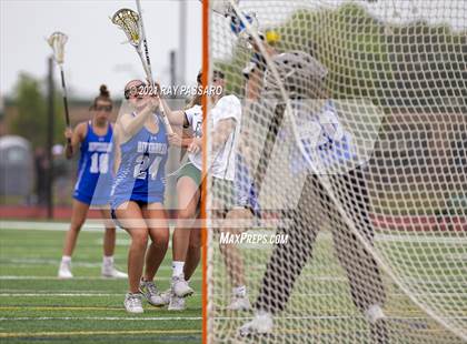 Thumbnail 1 in Riverhead vs William Floyd photogallery.