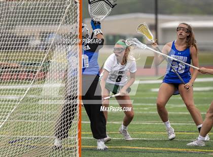 Thumbnail 3 in Riverhead vs William Floyd photogallery.