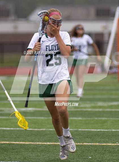 Thumbnail 3 in Riverhead vs William Floyd photogallery.